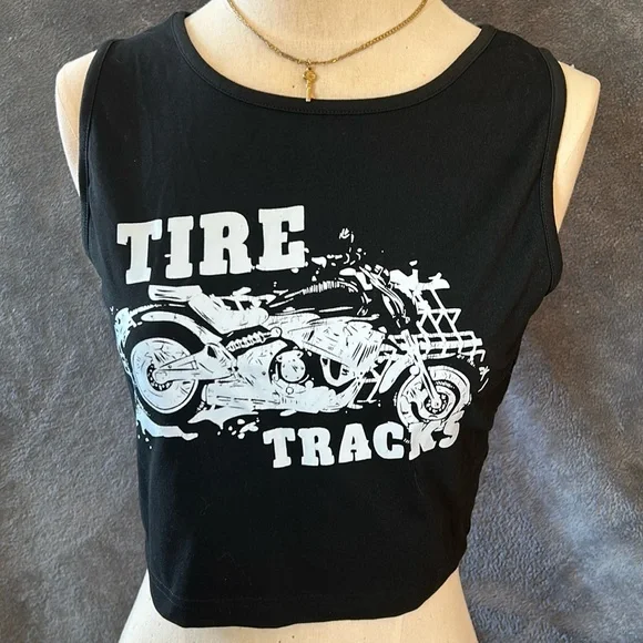❤️🔥5/$20ROMWE💫 SHEIN🌟Women’s Black Motorcycle Graphic Tank Top - Picture 6 of 11